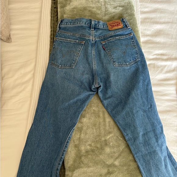 Levi Straight Leg Wedgie Fit Jeans - Picture 3 of 9